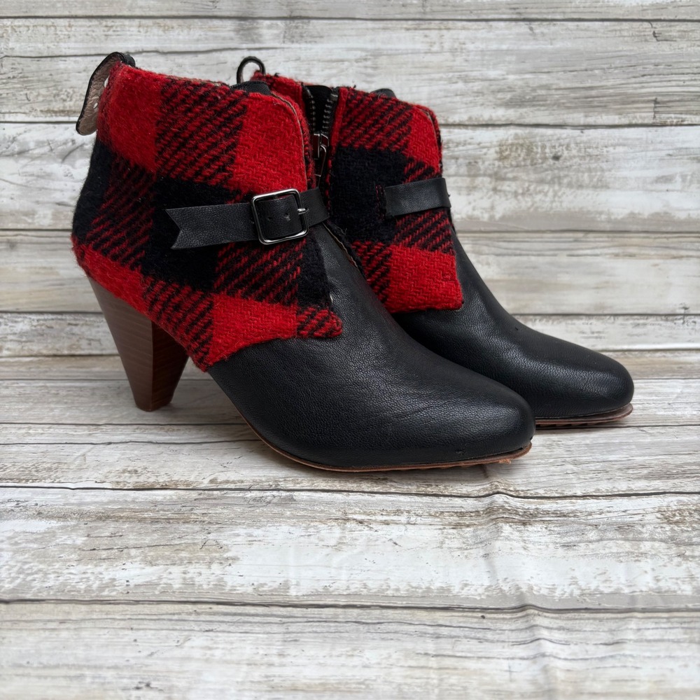 Matt Bernson Ankle Boots 7 Black Red Buffalo‎ Plaid Leather Wool Buckle Booties
